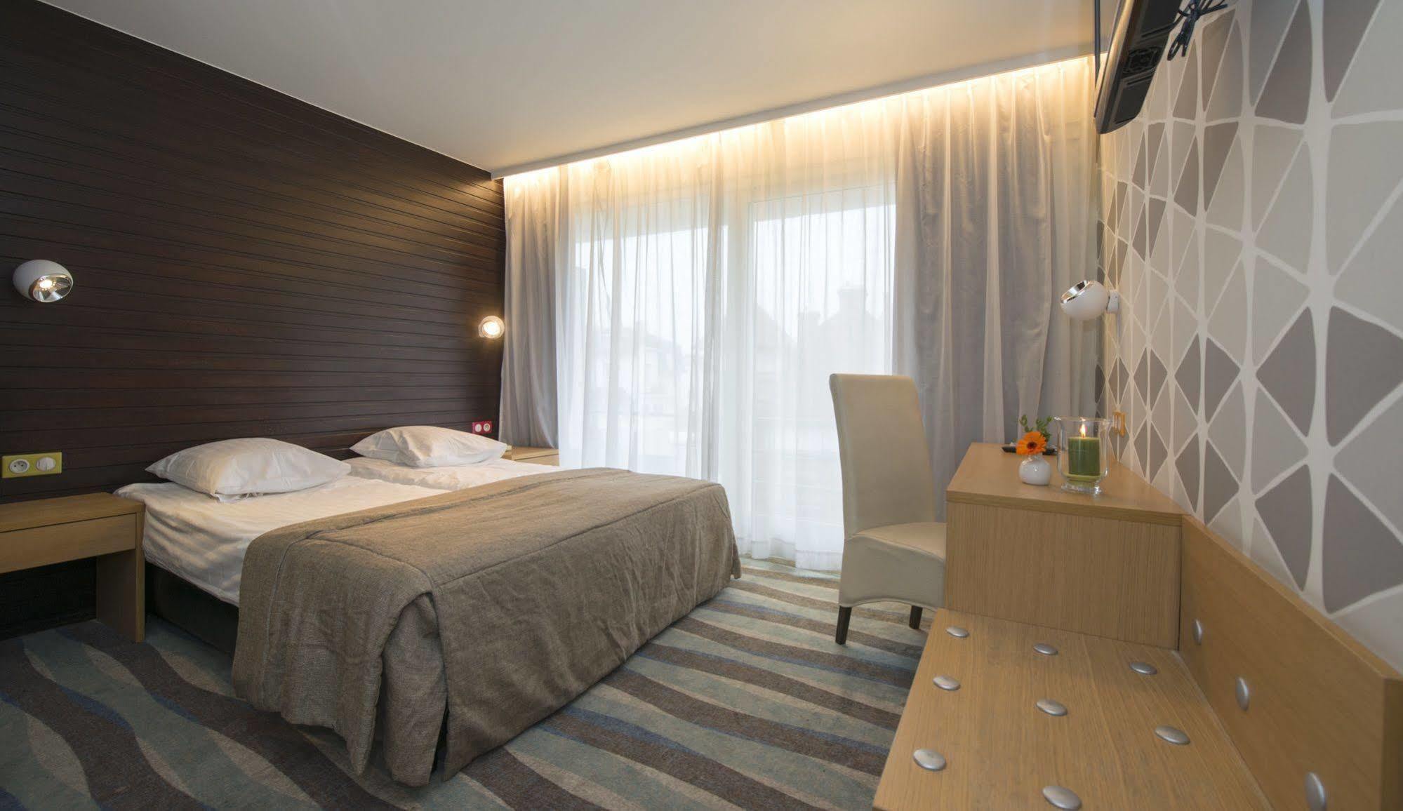 Maxim 3* De Panne